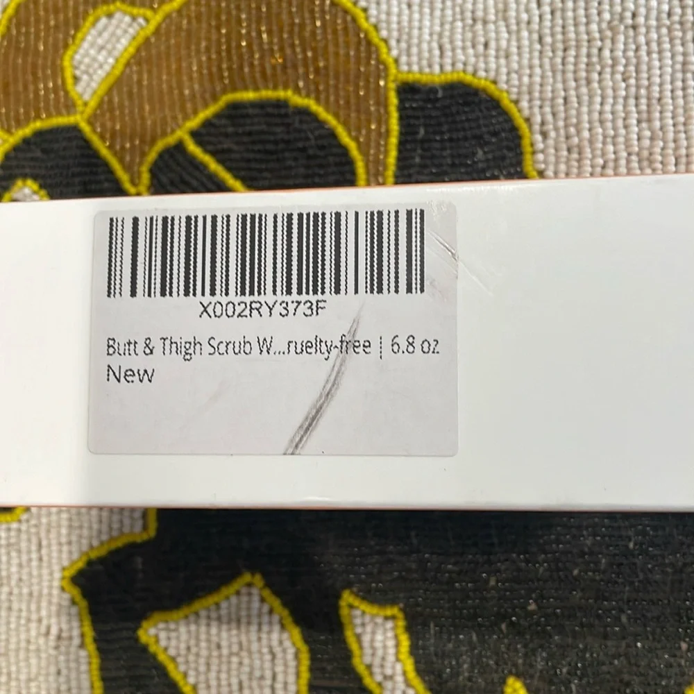 NIB BUTT & THIGH SCRUB - Picture 3 of 6